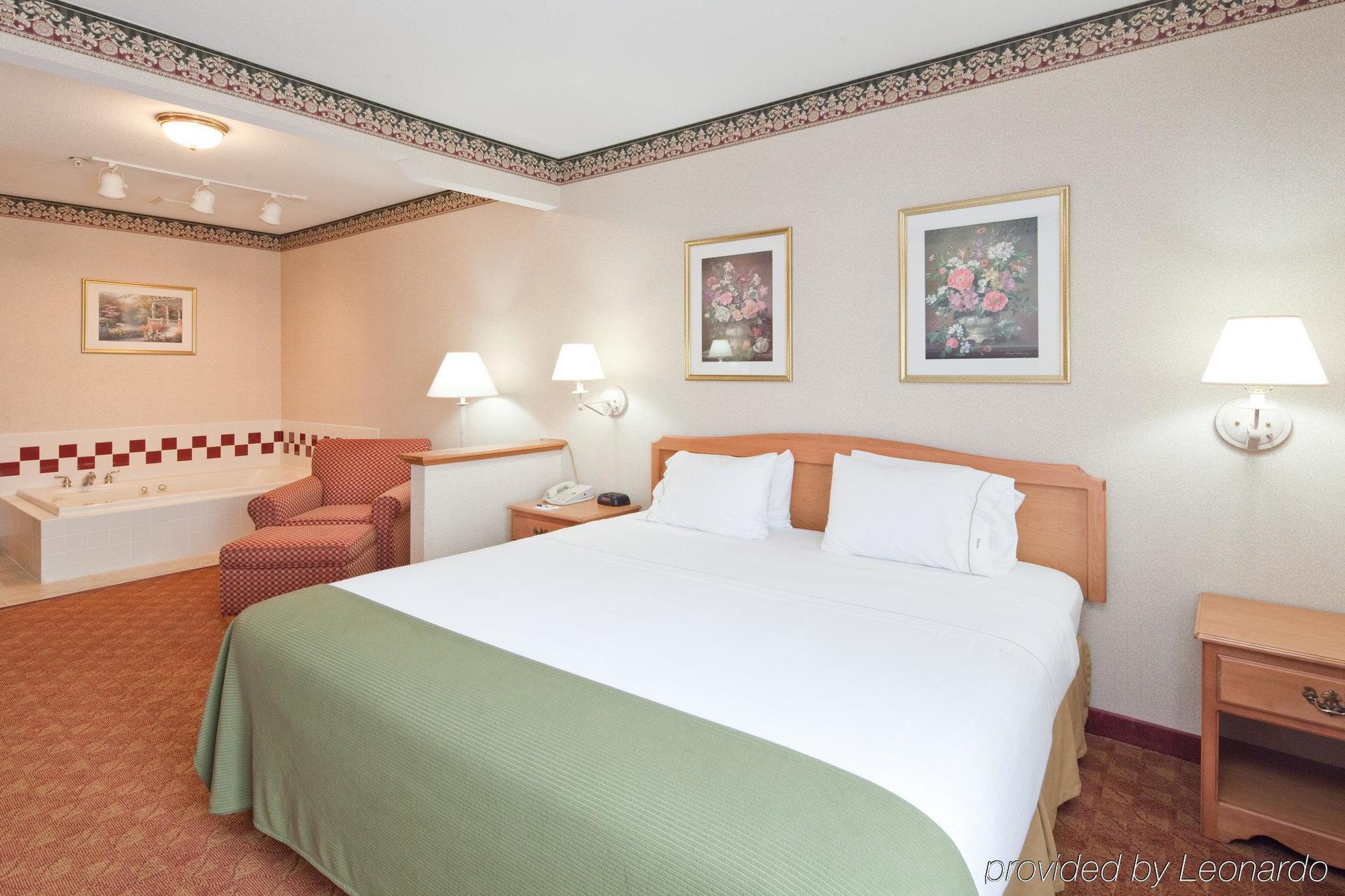 Holiday Inn Express Hotel & Suites Wauseon By Ihg Oda fotoğraf