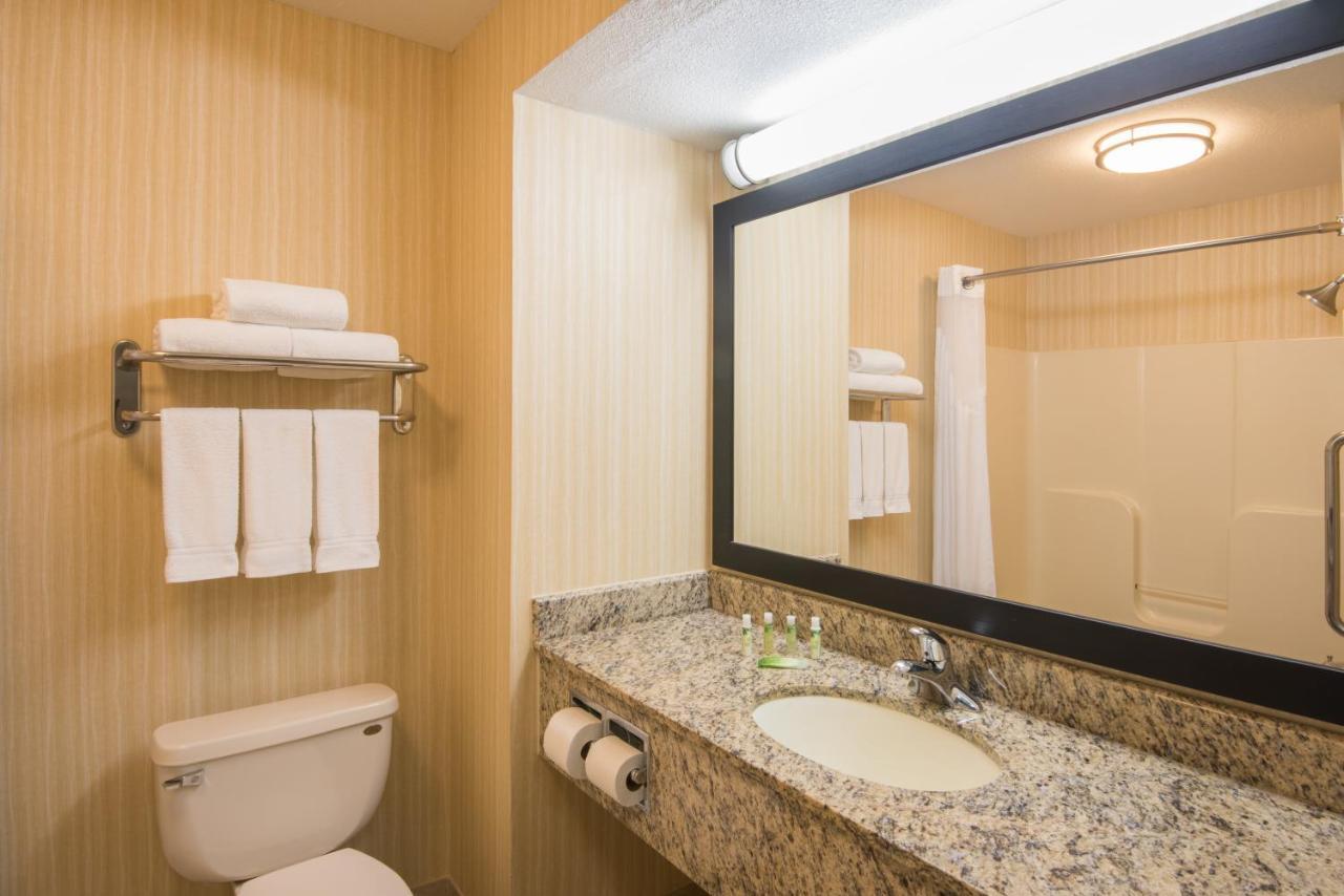 Holiday Inn Express Hotel & Suites Wauseon By Ihg Dış mekan fotoğraf